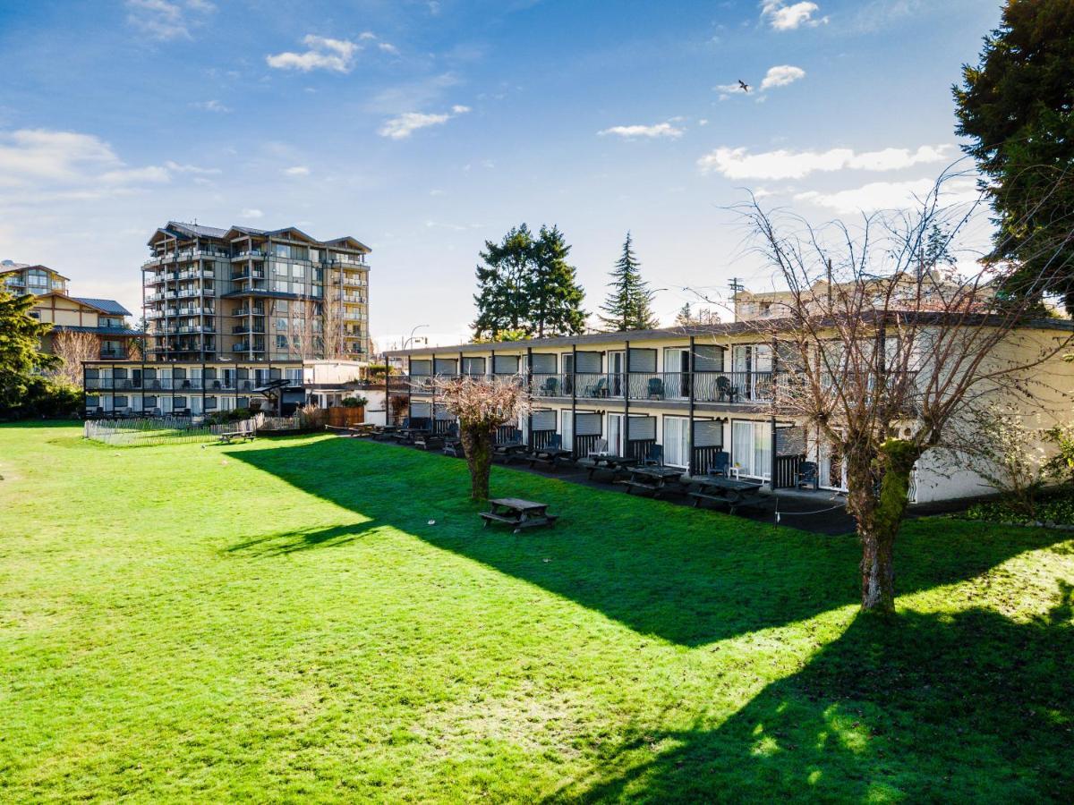Sea Edge Motel Parksville Exterior photo