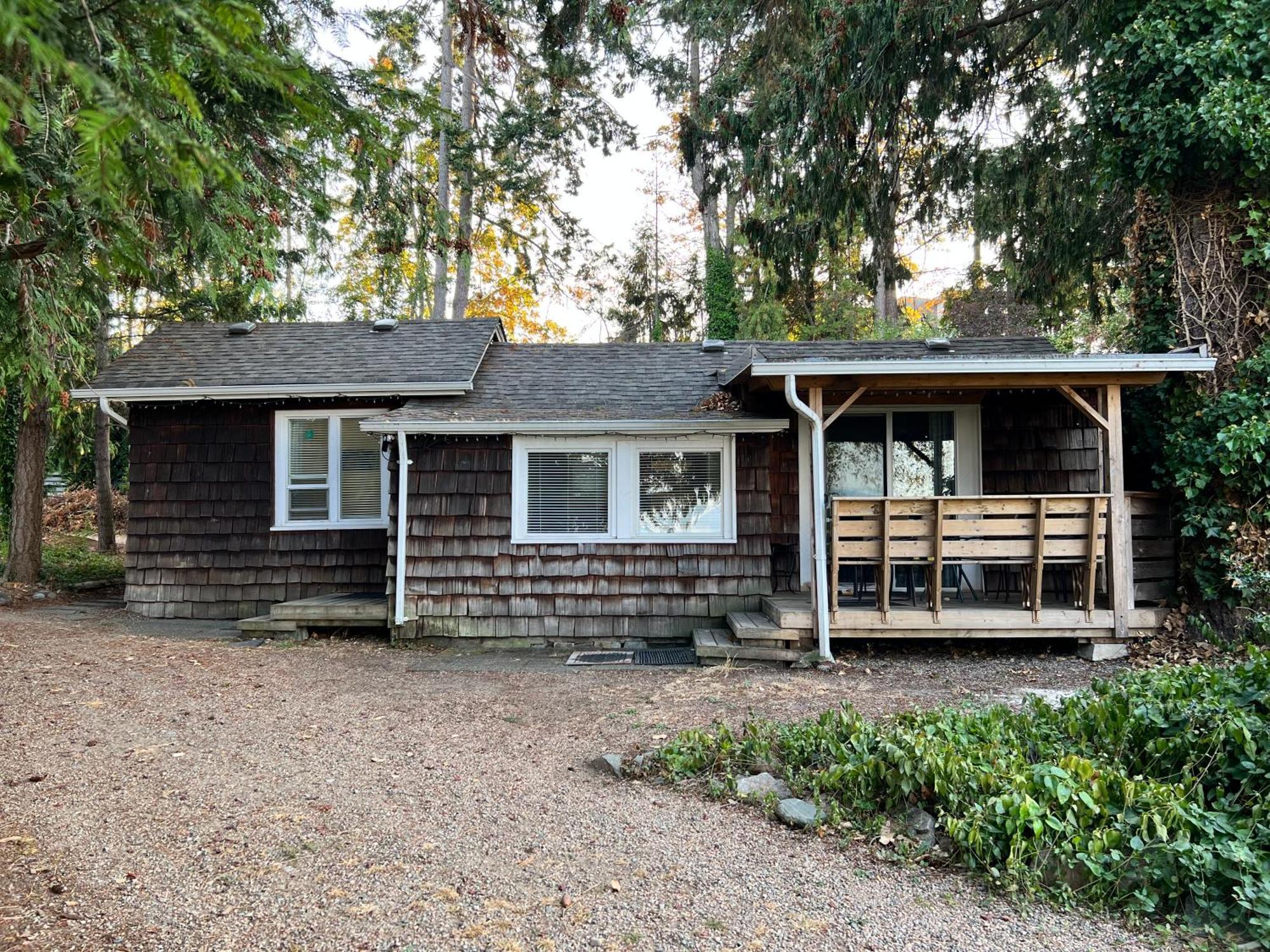 Sea Edge Motel Parksville Exterior photo